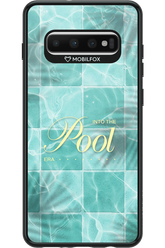 Into the Pool - Samsung Galaxy S10+