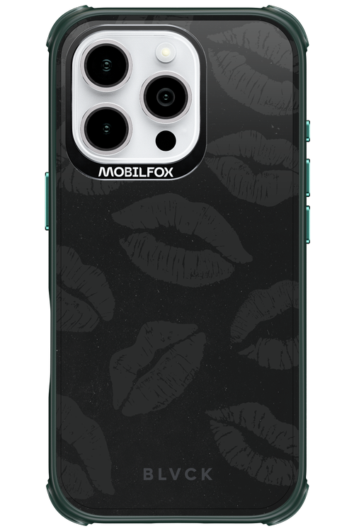 Dark Lips - Apple iPhone 16 Pro