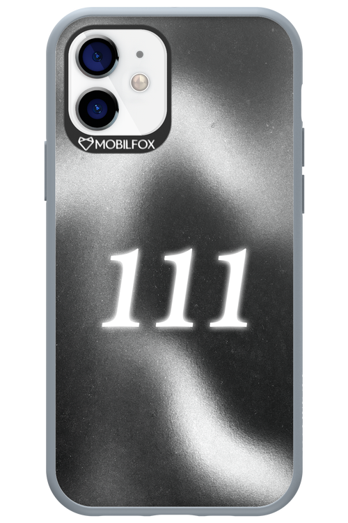 111 - Apple iPhone 12