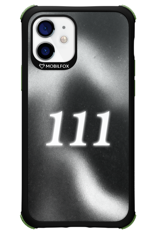 111 - Apple iPhone 12