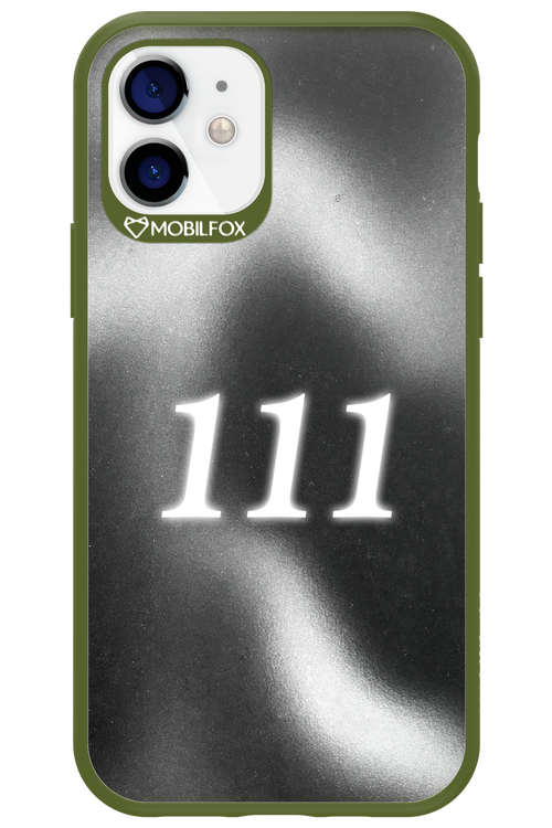 111 - Apple iPhone 12