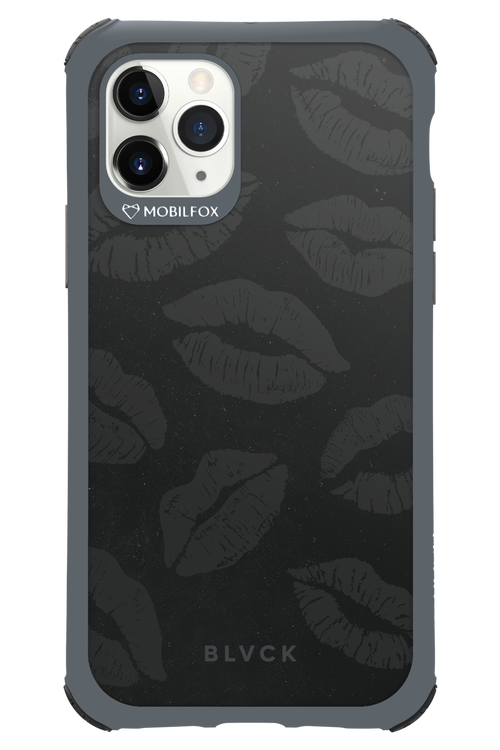 Dark Lips - Apple iPhone 11 Pro