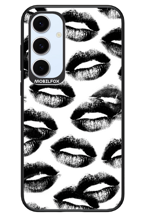 Ghost Kiss - Samsung S24 FE