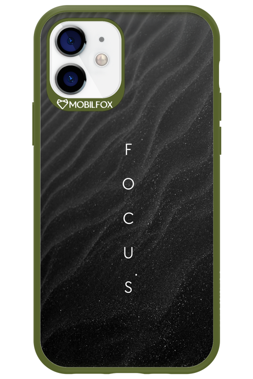 Focus (Black) - Apple iPhone 12