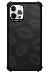 Dark Lips - Apple iPhone 12 Pro