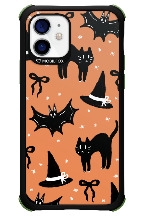 Cat & Bat - Apple iPhone 12