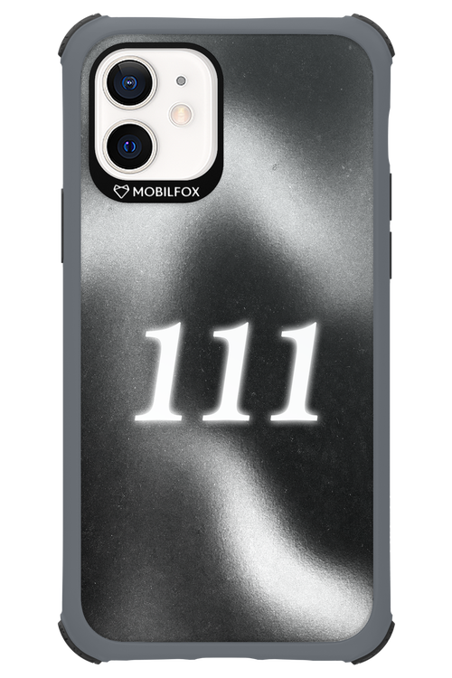 111 - Apple iPhone 12