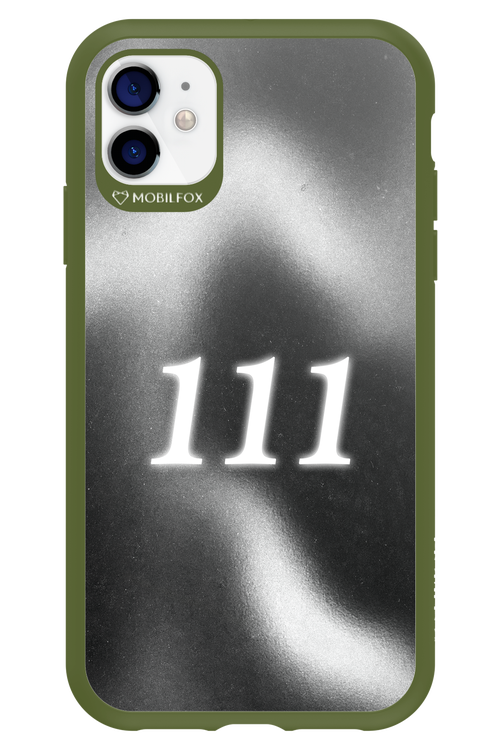 111 - Apple iPhone 11