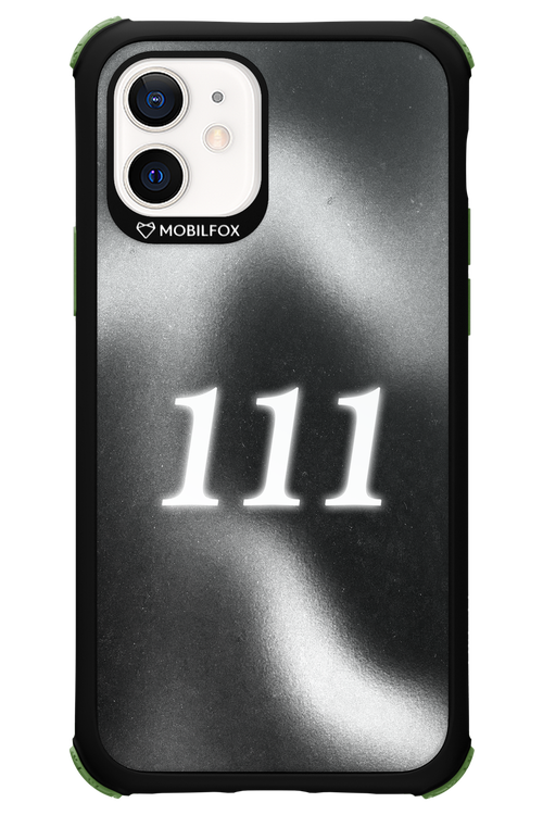 111 - Apple iPhone 12