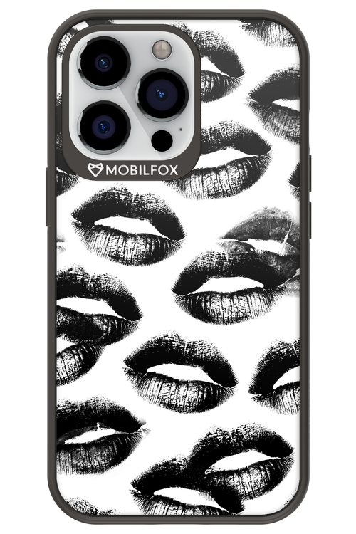 Ghost Kiss - Apple iPhone 13 Pro